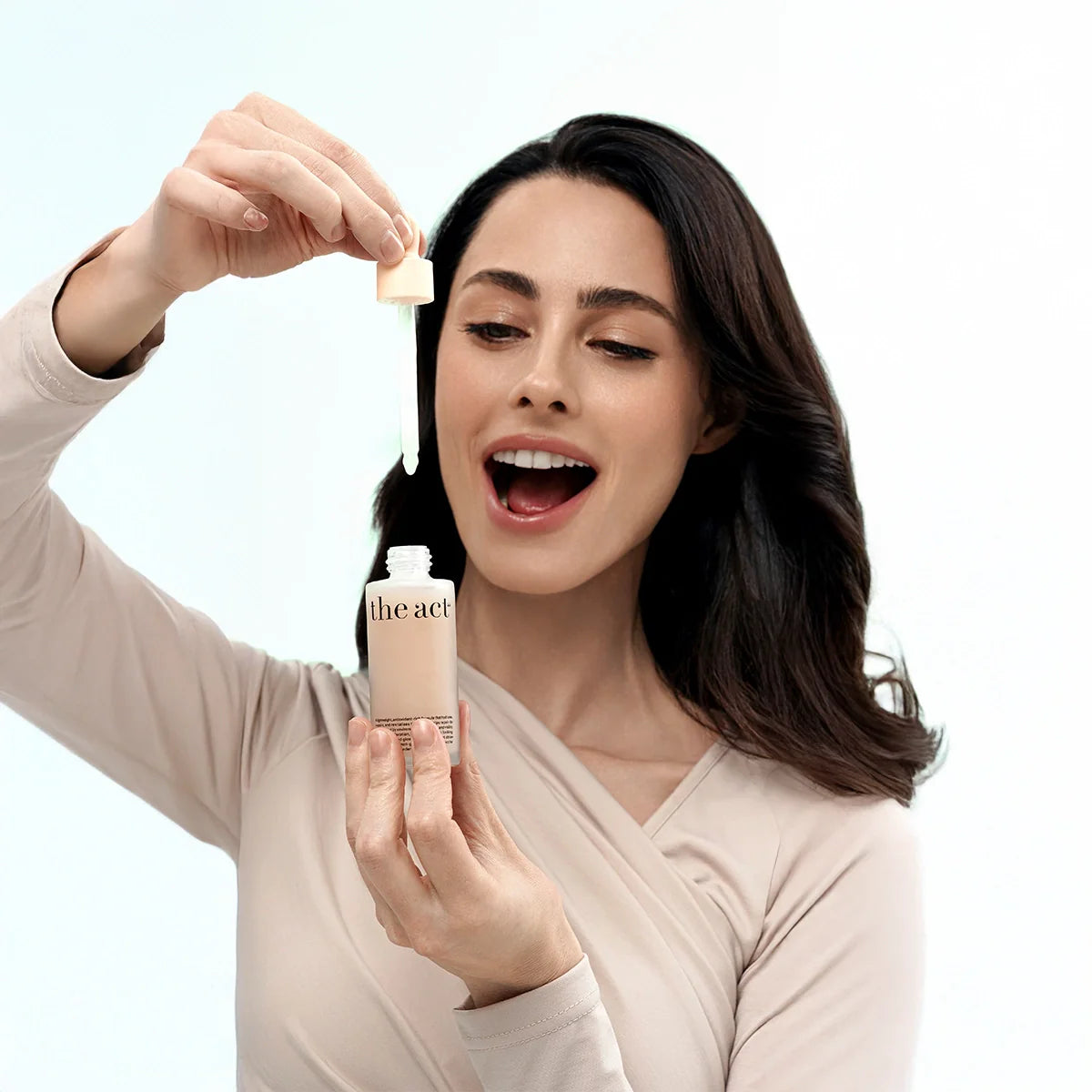 Glow & Priming Face Serum - The Act - Hallburg.ae